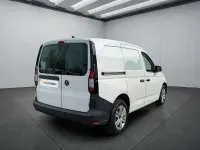 Second-hand VW Caddy 114 CP (83 kW) 2023 Alb Monovolum