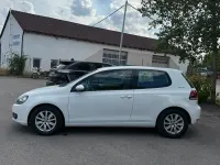 Gebraucht VW Golf VI 105 PS (77 kW) 2012 Weiß Kleinwagen