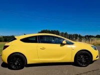 Gebraucht Opel Astra GTC Edition 179 PS (131 kW) 2012 Gelb Limousine