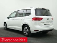Gebraucht VW Touran Move 150 PS (110 kW) 2024 Weiss Van / Kleinbus