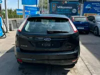Usado Ford Focus 101 CV (74 kW) 2010 Negro Berlina