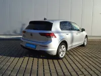 Gebraucht VW Golf VIII Life 131 PS (96 kW) 2022 Reflexsilber metallic (metallic) Limousine