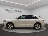 Gebraucht Audi Q8 Ambiente 381 PS (280 kW) 2022 Gletscherweiß metallic SUV