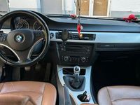 Gebraucht BMW 318 Cabriolet 143 PS (105 kW) 2010 Grau Cabrio