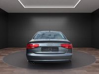 Gebraucht Audi A4 Attraction 120 PS (88 kW) 2015 Grau Limousine