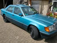 Gebraucht Mercedes 200 118 PS (86 kW) 1990 Grün Limousine
