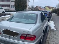 Gebraucht Mercedes E200 Classic 116 PS (85 kW) 2000 Silber Limousine