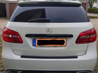 Gebraucht Mercedes B200 156 PS (114 kW) 2012 Weiß Van / Kleinbus