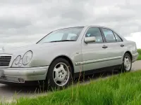 Gebraucht Mercedes E280 204 PS (150 kW) 1998 Silber Limousine