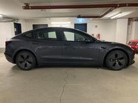 gebraucht Tesla Model 3 SR+ RWD MY23 Neuzustand 8-fach bereift