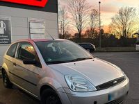 Gebraucht Ford Fiesta 70 PS (51 kW) 2005 Silber Kleinwagen
