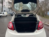 Gebraucht Ford Ka Ambiente 69 PS (50 kW) 2013 Weiß Kleinwagen