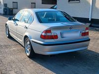 Second-hand BMW 325 192 CP (141 kW) 2002 Argintiu Berlinǎ