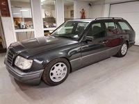 Gebraucht Mercedes 220 150 PS (110 kW) 1994 Schwarz Kombi