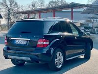 Gebraucht Mercedes ML320 224 PS (164 kW) 2007 Schwarz SUV