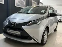 Gebraucht Toyota Aygo 69 PS (50 kW) 2015 Silber Kleinwagen