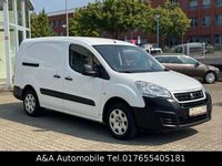 Gebraucht Peugeot Partner Comfort plus 99 PS (72 kW) 2015 Weiß Van / Kleinbus