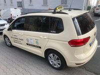 Gebraucht VW Touran 150 PS (110 kW) 2023 Beige Van / Kleinbus