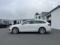 Gebraucht Skoda Octavia Style 204 PS (150 kW) 2022 Candyweiss Kombi
