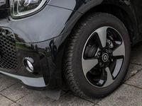 Gebraucht Smart ForTwo Coupé Exclusive 60 kW (82 PS) 2023 Schwarz Kleinwagen