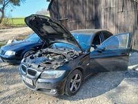 Gebraucht BMW 318 143 PS (105 kW) 2010 Schwarz Limousine