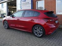 Gebraucht Ford Focus ST-Line 155 PS (114 kW) 2023 Fantastic red tc Kleinwagen