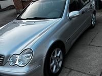 Gebraucht Mercedes C180 143 PS (105 kW) 2005 Silber Limousine