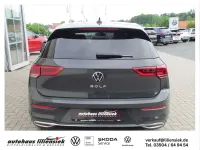 Gebraucht VW Golf VIII Active 131 PS (96 kW) 2023 Uranograu Limousine