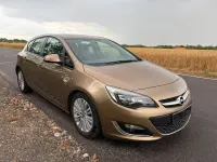Gebraucht Opel Astra 120 PS (88 kW) 2013 Limousine