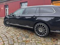 Gebraucht VW Passat Highline 190 PS (139 kW) 2015 Schwarz Kombi