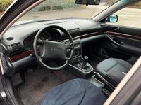 Second-hand Audi A4 118 CP (86 kW) 1995 Albastru Berlinǎ