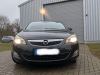 Gebraucht Opel Astra Design Edition 140 PS (102 kW) 2012 Schwarz Limousine