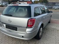 Gebraucht Opel Astra Edition 101 PS (74 kW) 2009 Silber Kombi