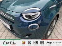 Neu Fiat 500 Icon 65 PS (47 kW) 2026 Grün Limousine
