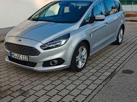 Gebraucht Ford S-MAX Titanium 209 PS (153 kW) 2018 Silber Van / Kleinbus