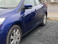 Gebraucht Ford Focus Trend 101 PS (74 kW) 2014 Blau Kombi
