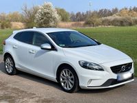 Gebraucht Volvo V40 R-Design 190 PS (139 kW) 2015 Weiß Limousine