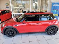 Gebraucht Mini ONE 102 PS (75 kW) 2019 Chili red Kleinwagen