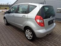 Gebraucht Mercedes A160 Elegance 95 PS (69 kW) 2010 Silber Limousine