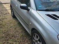 Gebraucht Peugeot 206 CC 109 PS (80 kW) 2001 Silber Cabrio