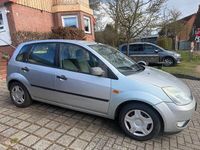 Usata Ford Fiesta Ghia 80 CV (58 kW) 2002 Grigio Utilitaria