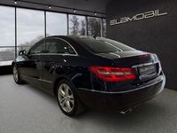 Gebraucht Mercedes E220 170 PS (125 kW) 2011 Blau Coupé
