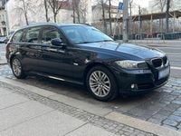 Gebraucht BMW 320 184 PS (135 kW) 2012 Schwarz Kombi