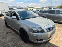 Gebraucht Toyota Avensis Sol 177 PS (130 kW) 2007 Gold Limousine
