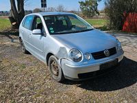 Gebraucht VW Polo 75 PS (55 kW) 2004 Silber Kleinwagen