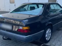 Gebraucht Mercedes E230 136 PS (100 kW) 1990 Schwarz Coupé