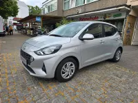Gebraucht Hyundai i10 Select 67 PS (49 kW) 2020 Sleek silver / met Kleinwagen