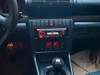 Second-hand Audi A4 193 CP (141 kW) 1998 Albastru Break