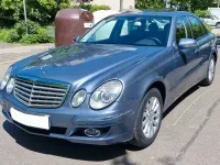 Gebraucht Mercedes E200 Elegance 184 PS (135 kW) 2007 Blau Limousine