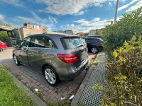 Gebraucht Mercedes B180 116 PS (85 kW) 2019 Silber Kleinwagen